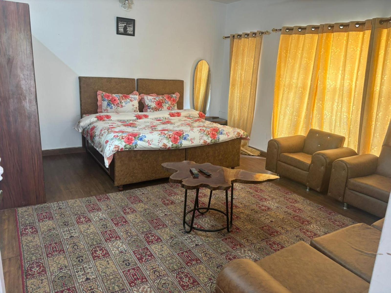 5 Bedrooms By Humble Stay Kasauli Esterno foto